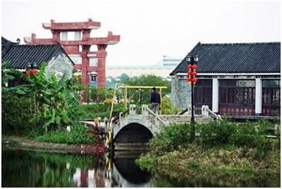 【花都】花都美林湖温泉、宝桑园、香草世界〈入住香草木屋别墅〉、地质矿物