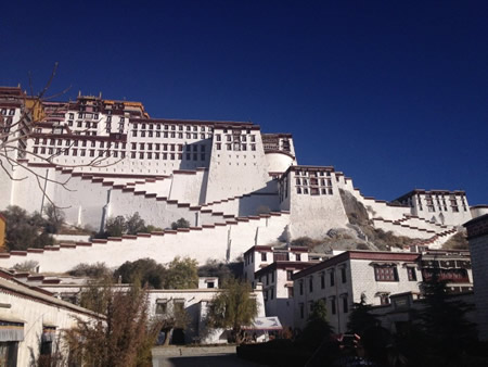 广州拉萨布宫纳木错林芝尼洋阁羊湖单卧双飞十天游,去西藏旅游要多少钱